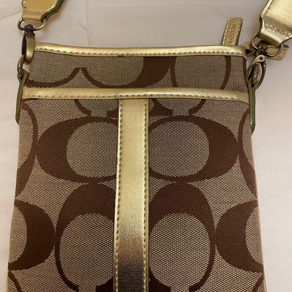 Coach Crossbody Bag - Picture 1 of 12